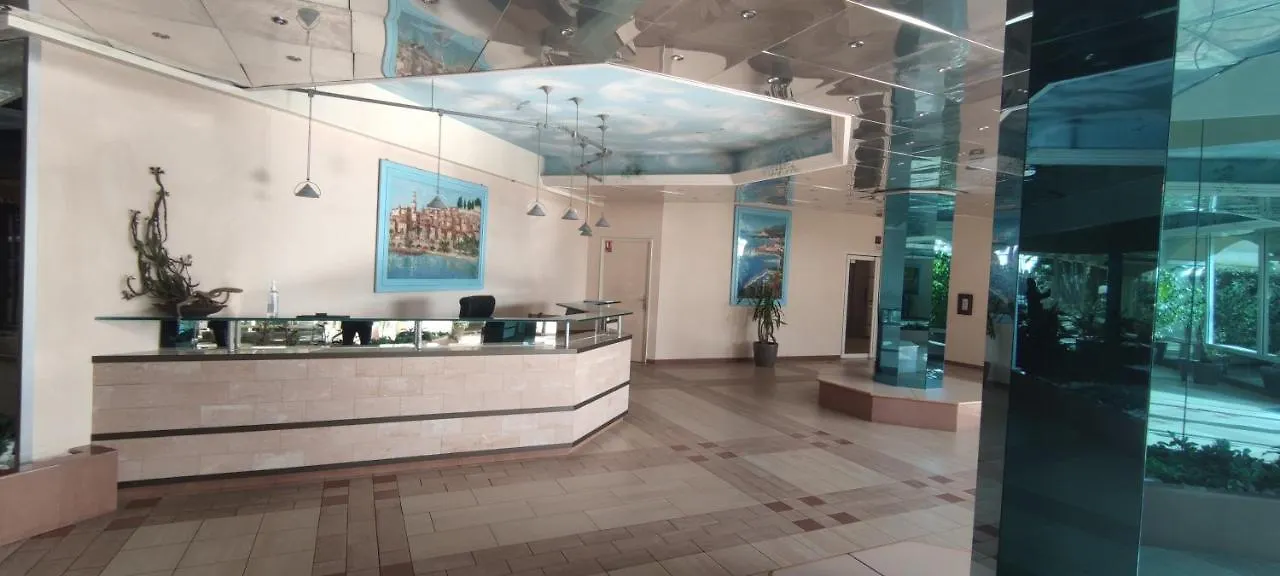 Exclusive Panoramic Sea View In Victoria Beach Menton